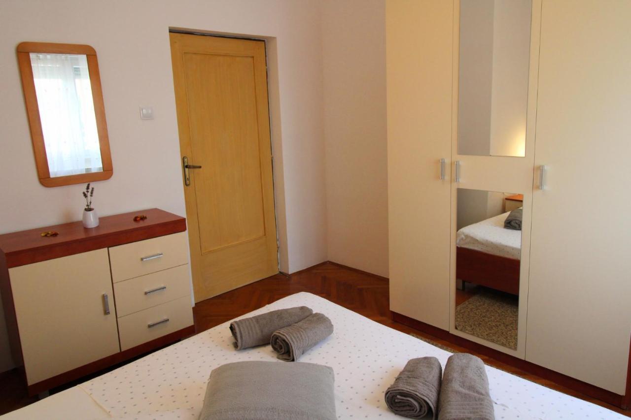 Apartment Valentina Ližnjan Eksteriør bilde