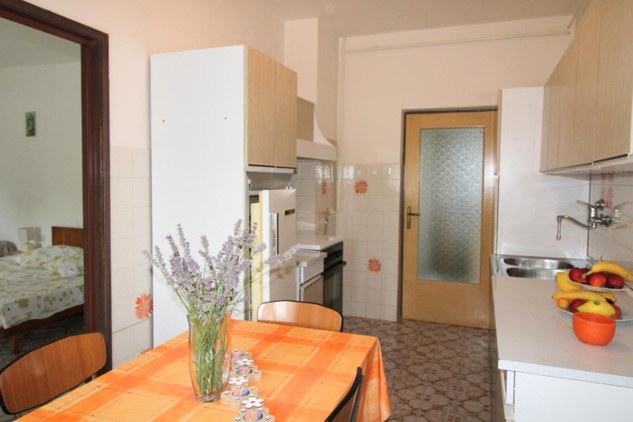 Apartment Valentina Ližnjan Eksteriør bilde